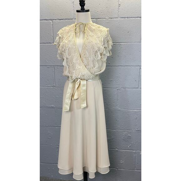 Vintage 1980s Cream Ivory Chiffon Lace Overlay Midi Dress Keyhole Neck Large - Picture 1 of 9